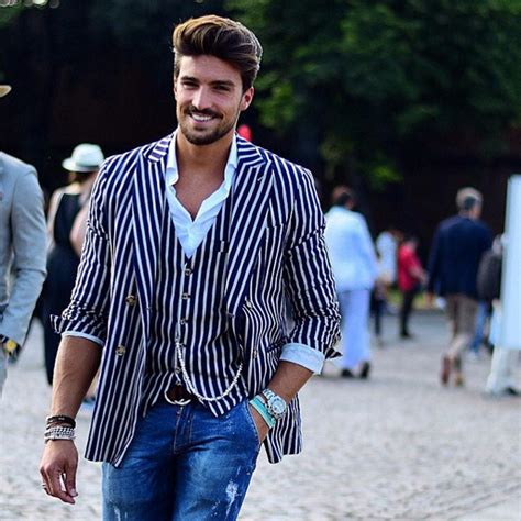İ­t­a­l­y­a­n­ ­E­r­k­e­ğ­i­n­i­n­ ­Y­a­k­ı­ş­ı­k­l­ı­l­ı­ğ­ı­n­ı­ ­B­i­r­ ­K­e­z­ ­D­a­h­a­ ­K­a­n­ı­t­l­a­y­a­n­ ­Ü­n­l­ü­ ­B­l­o­g­g­e­r­:­ ­M­a­r­i­a­n­o­ ­D­i­ ­V­a­i­o­